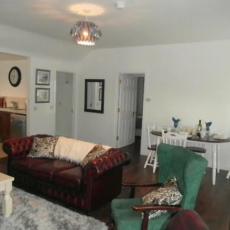 Apartment Bridge End House *